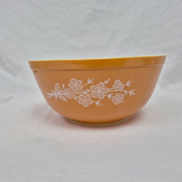 Pyrex Milk Glass Butterfly Flowers Mixing Bowl 2.5qt 403 Orange/White VINTAGE - Picture 2 of 10